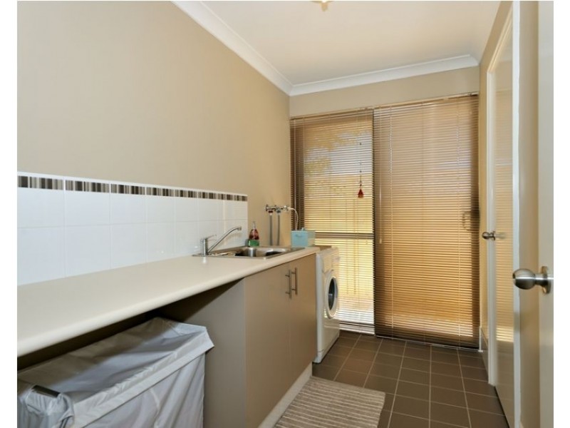 2 Dalona Parkway, Lakelands WA 6180