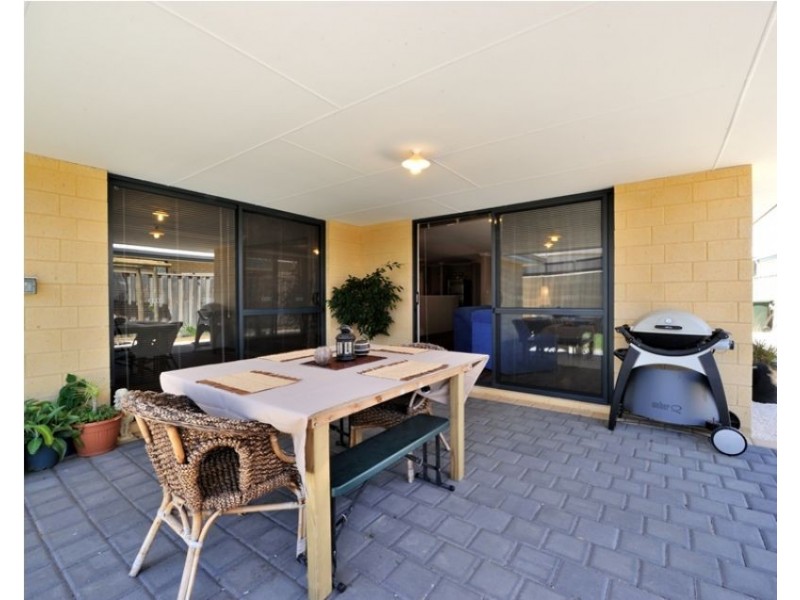 2 Dalona Parkway, Lakelands WA 6180