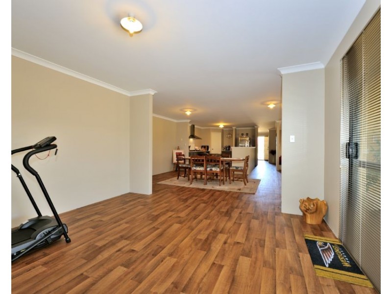 2 Dalona Parkway, Lakelands WA 6180