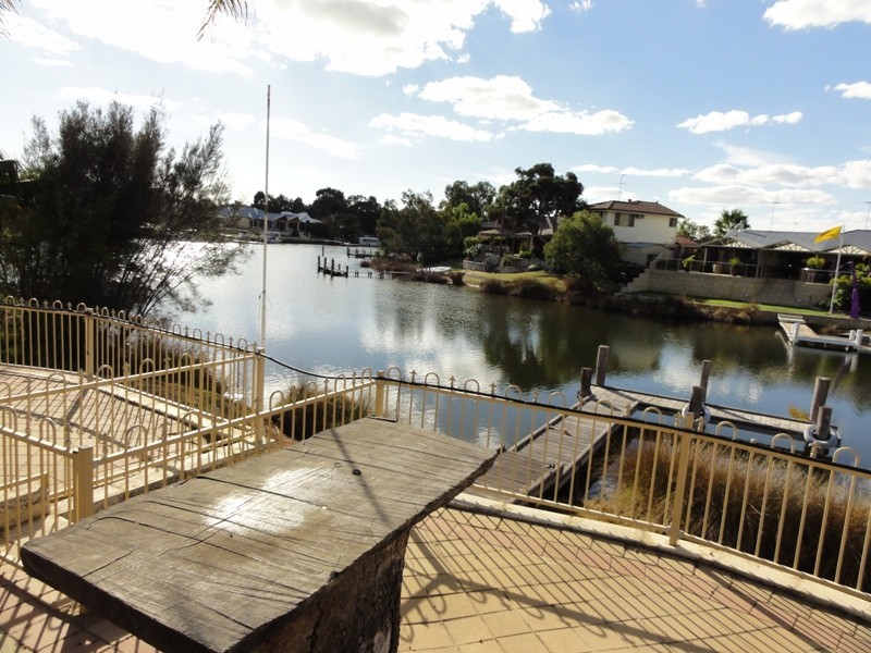 6 Sun Land Avenue, South Yunderup WA 6208