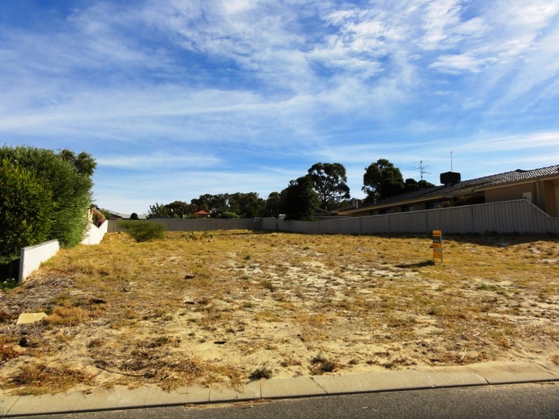 11 Allamanda Way, Halls Head WA 6210