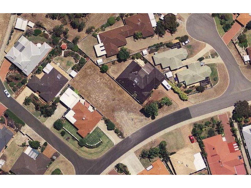 11 Allamanda Way, Halls Head WA 6210