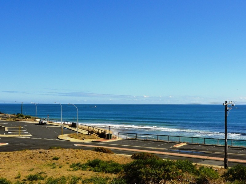 4 Sussex Place, Halls Head WA 6210