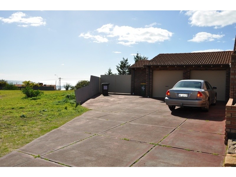 4 Sussex Place, Halls Head WA 6210