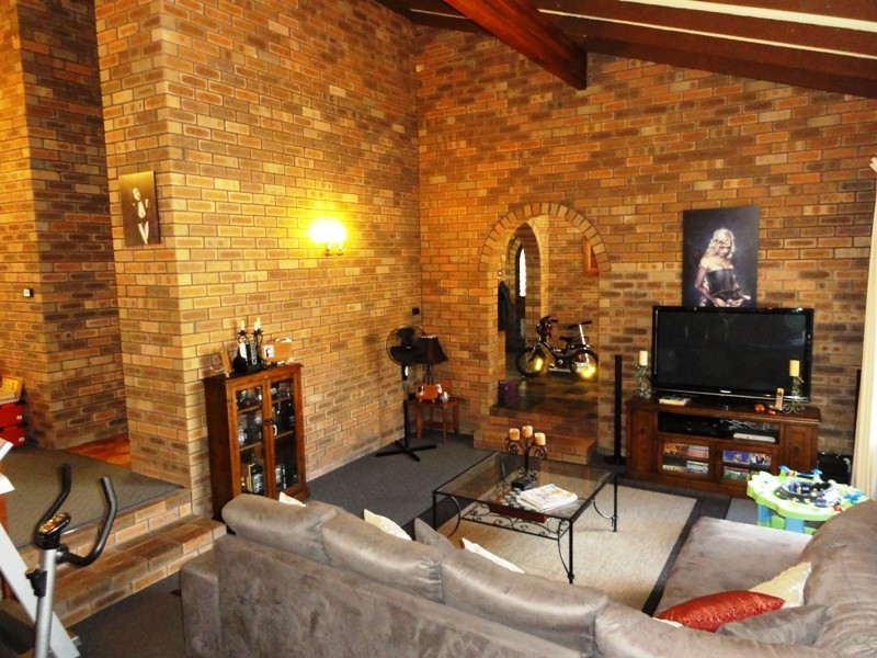 4 Sussex Place, Halls Head WA 6210