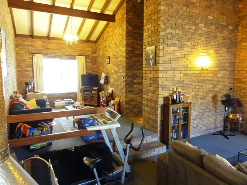 4 Sussex Place, Halls Head WA 6210