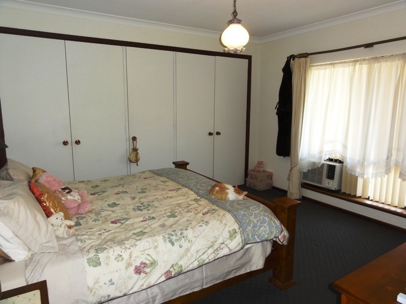 4 Sussex Place, Halls Head WA 6210