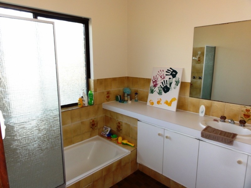 4 Sussex Place, Halls Head WA 6210