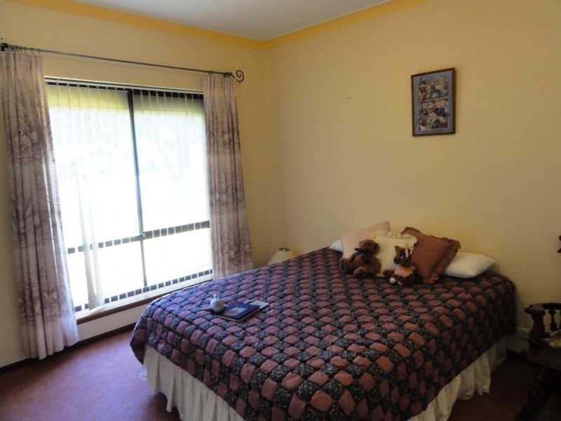 4 Sussex Place, Halls Head WA 6210