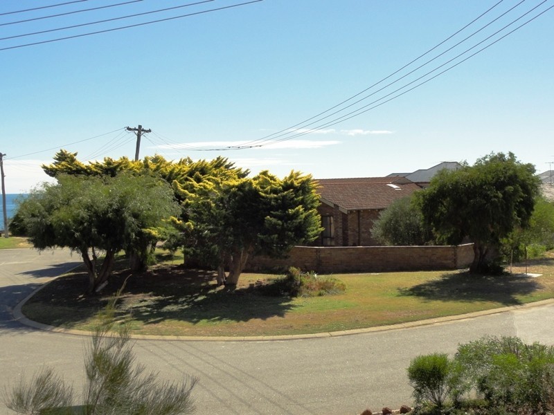 4 Sussex Place, Halls Head WA 6210