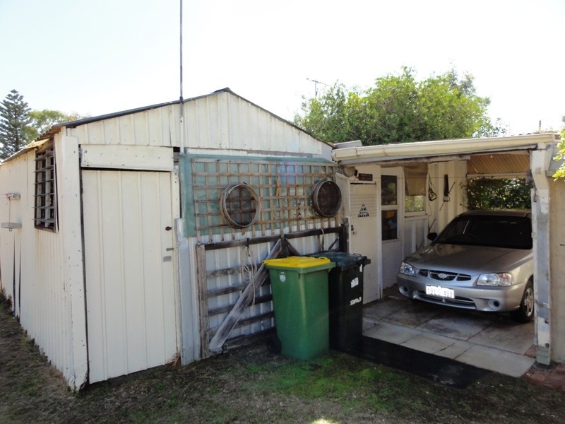 5 Goomarl St, Dudley Park WA 6210