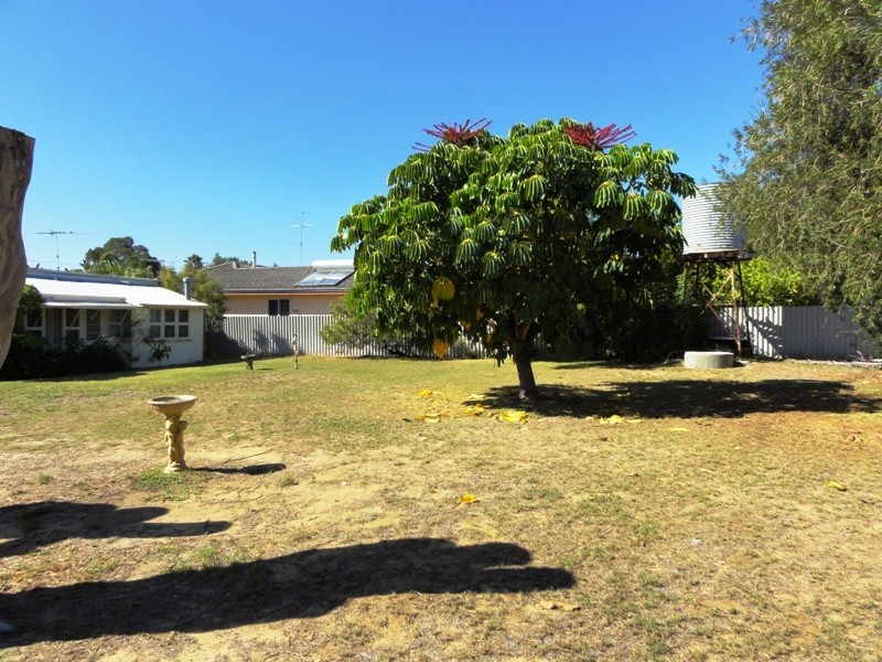 5 Goomarl St, Dudley Park WA 6210