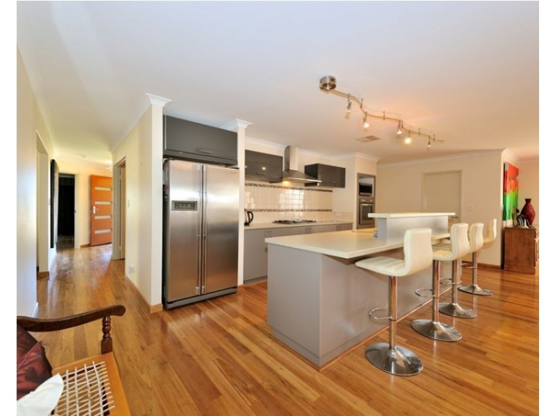 16 Benooka Grange., Lakelands WA 6180