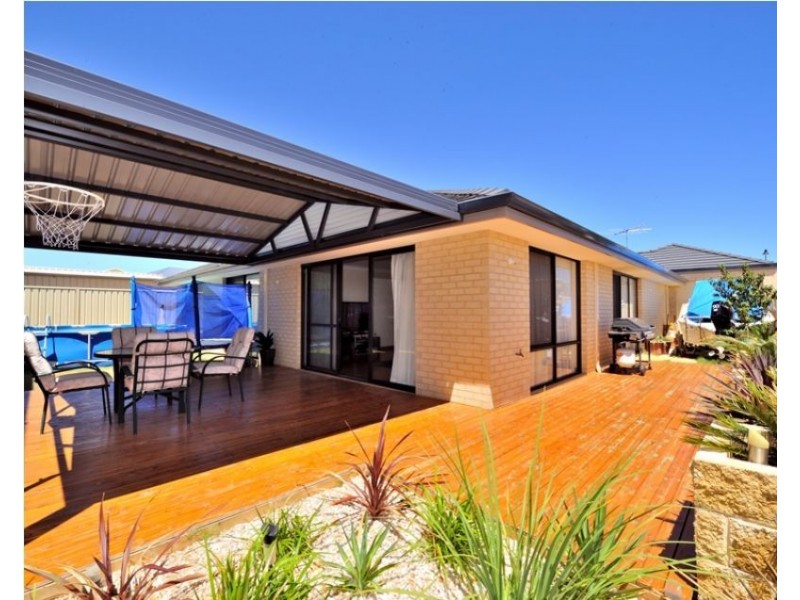 16 Benooka Grange., Lakelands WA 6180