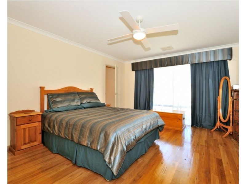 16 Benooka Grange., Lakelands WA 6180