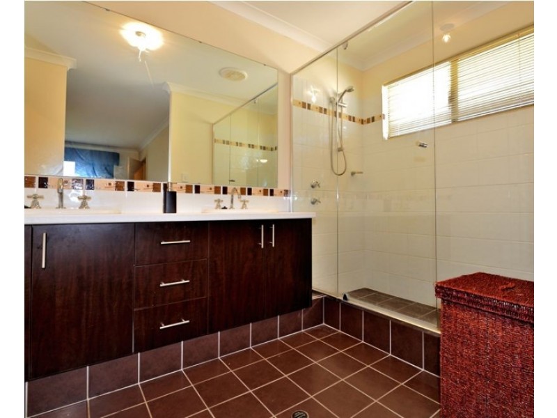 16 Benooka Grange., Lakelands WA 6180