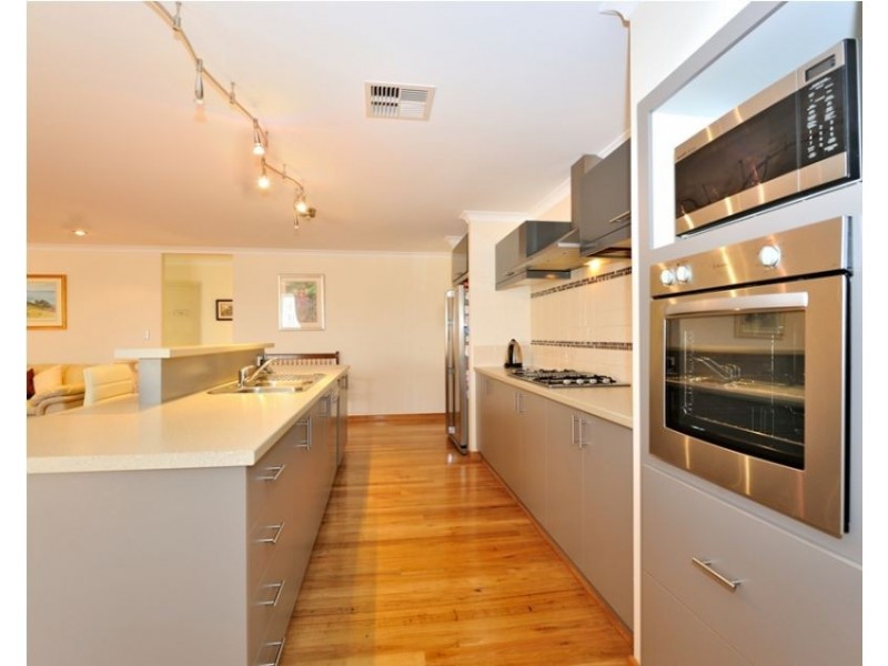 16 Benooka Grange., Lakelands WA 6180