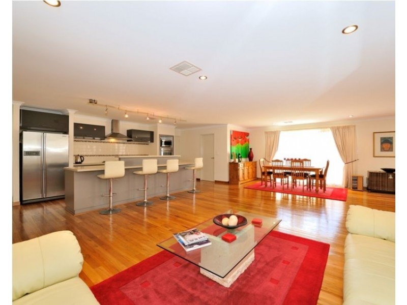 16 Benooka Grange., Lakelands WA 6180