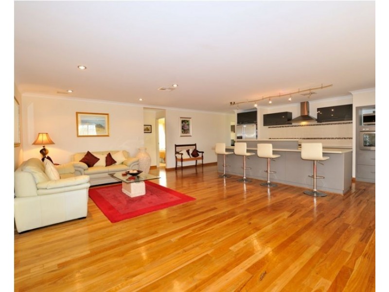 16 Benooka Grange., Lakelands WA 6180