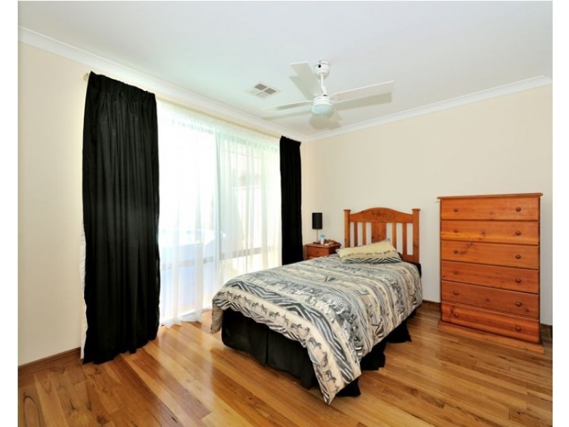 16 Benooka Grange., Lakelands WA 6180