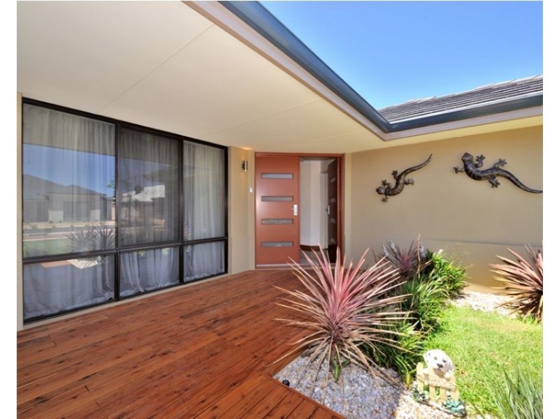 16 Benooka Grange., Lakelands WA 6180