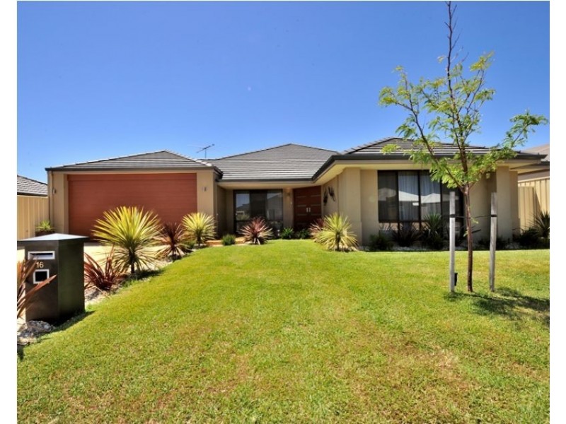 16 Benooka Grange., Lakelands WA 6180