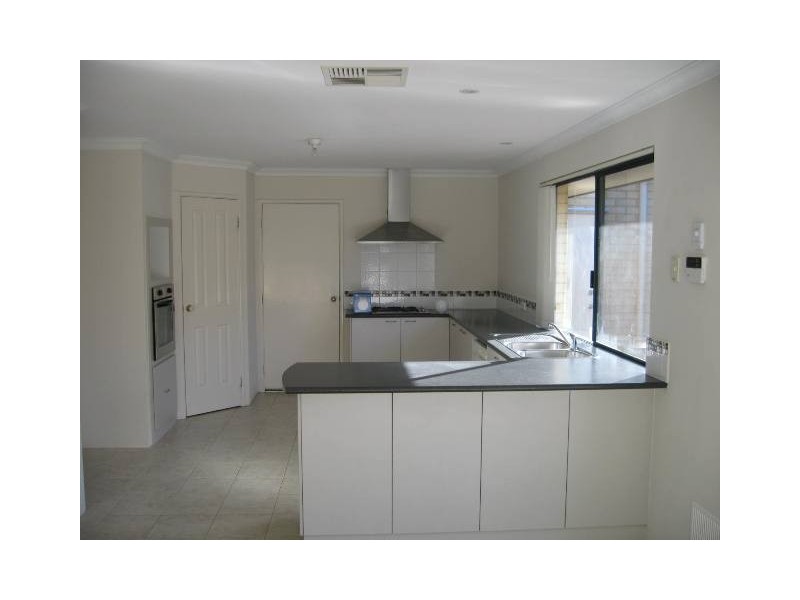 6 Beacon Way, Singleton WA 6175