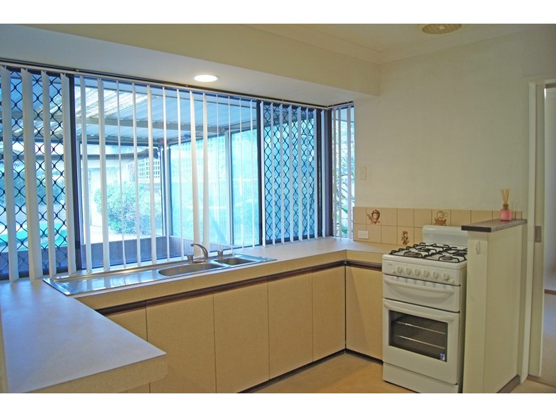 15 Curlew St, Dudley Park WA 6210