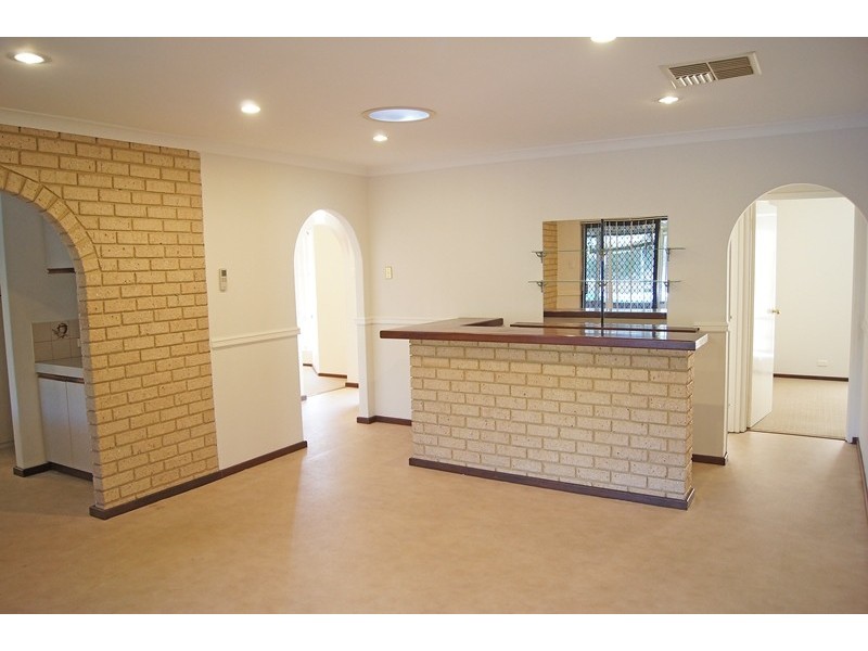 15 Curlew St, Dudley Park WA 6210