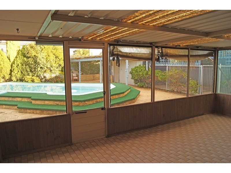 15 Curlew St, Dudley Park WA 6210