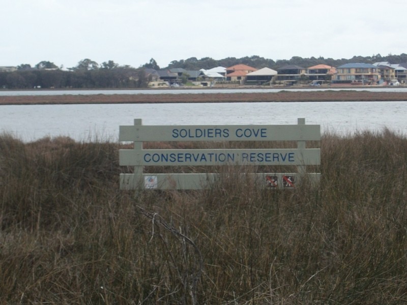 15 Curlew St, Dudley Park WA 6210