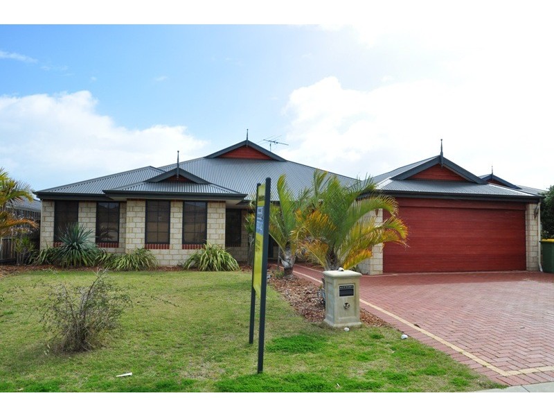 15 Waratah Circle., Halls Head WA 6210