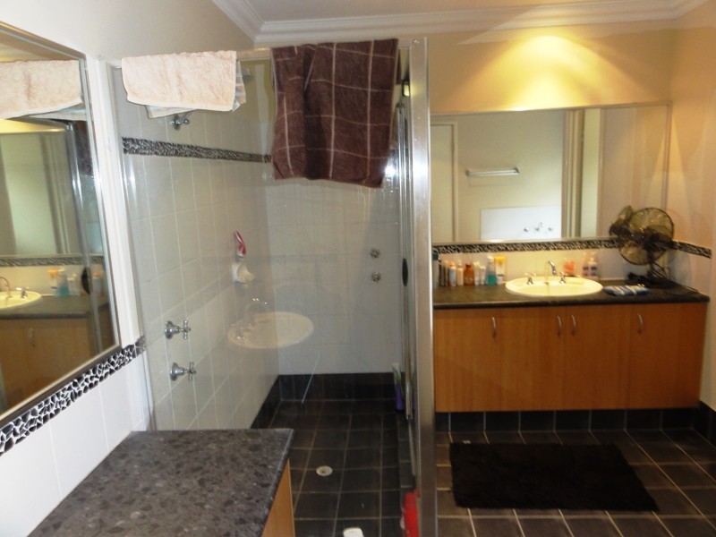 15 Waratah Circle., Halls Head WA 6210