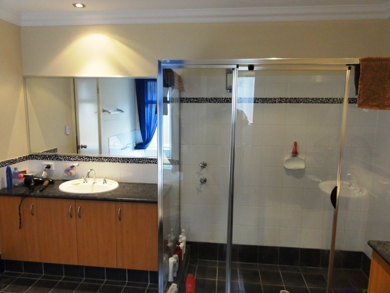 15 Waratah Circle., Halls Head WA 6210