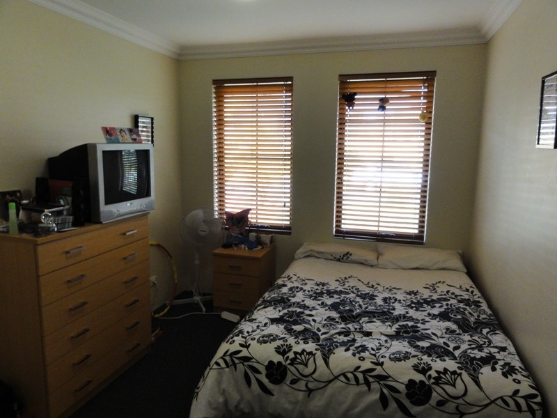 15 Waratah Circle., Halls Head WA 6210