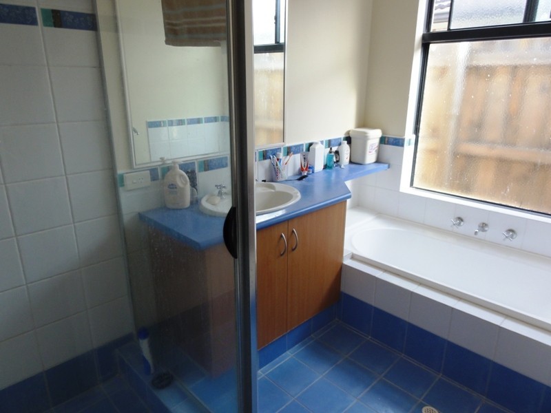 15 Waratah Circle., Halls Head WA 6210