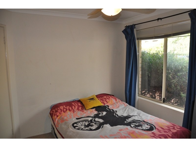 11 Paradise Circuit, Halls Head WA 6210