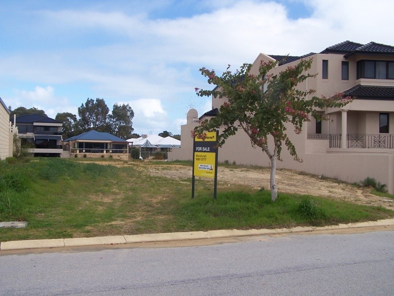 17 Aztec Island Retreat, Halls Head WA 6210