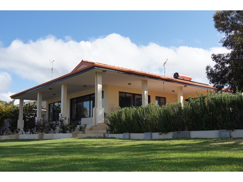 100 Moyup Way, South Yunderup WA 6208