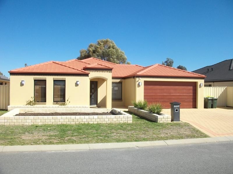 16 Wells Rd, Pinjarra WA 6208