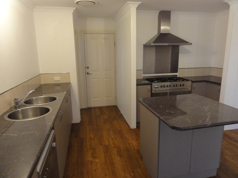 16 Wells Rd, Pinjarra WA 6208