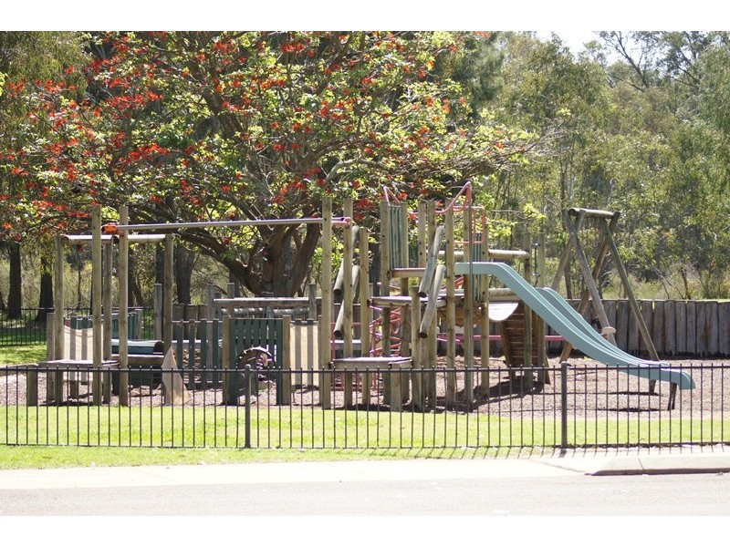 16 Wells Rd, Pinjarra WA 6208