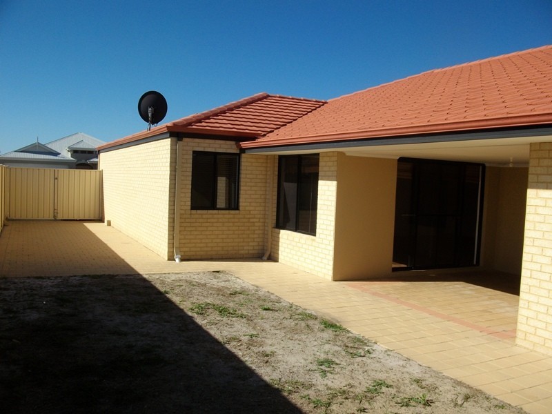 16 Wells Rd, Pinjarra WA 6208