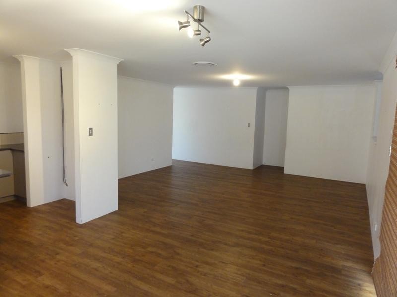 16 Wells Rd, Pinjarra WA 6208