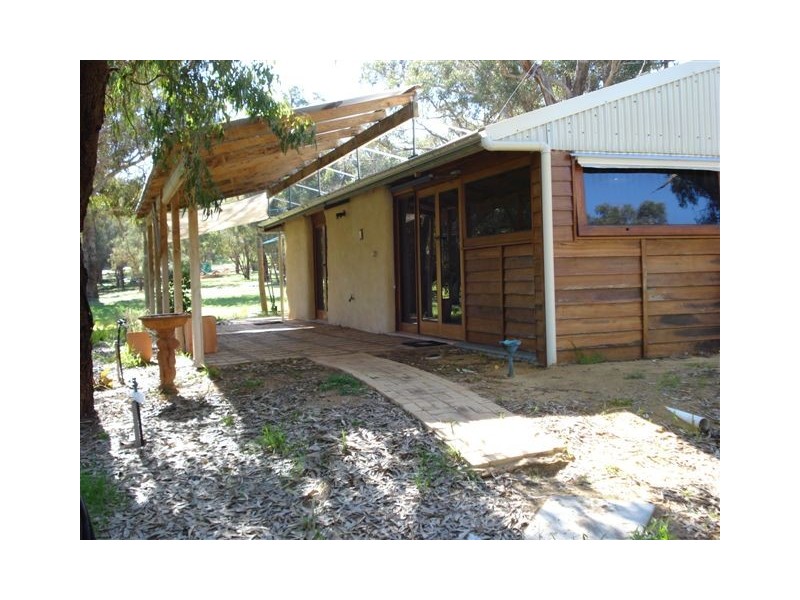 17 Dods Retreat, Lake Clifton WA 6215