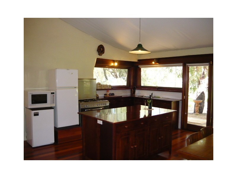 17 Dods Retreat, Lake Clifton WA 6215