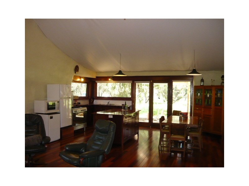 17 Dods Retreat, Lake Clifton WA 6215