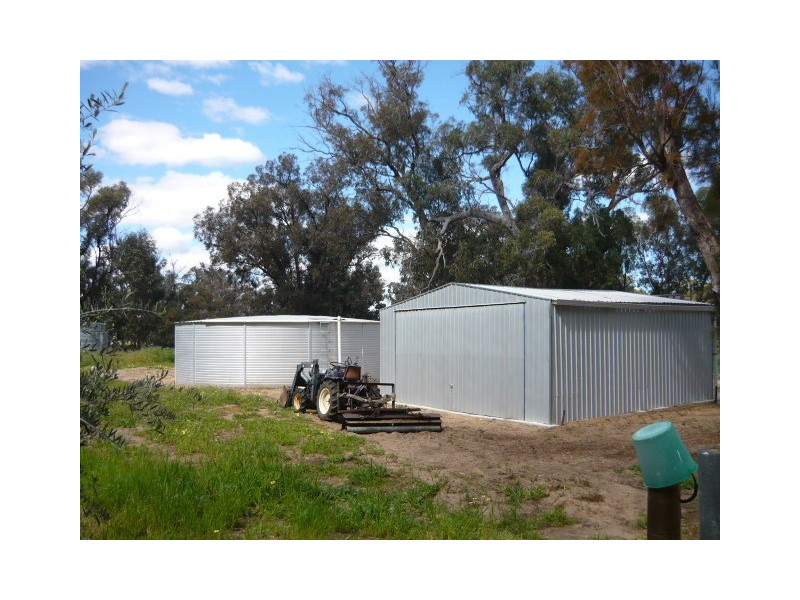 17 Dods Retreat, Lake Clifton WA 6215