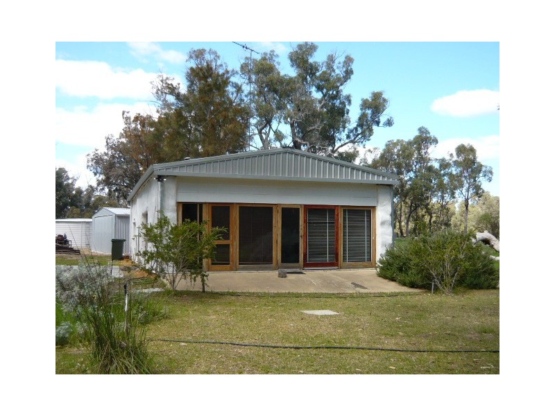 17 Dods Retreat, Lake Clifton WA 6215