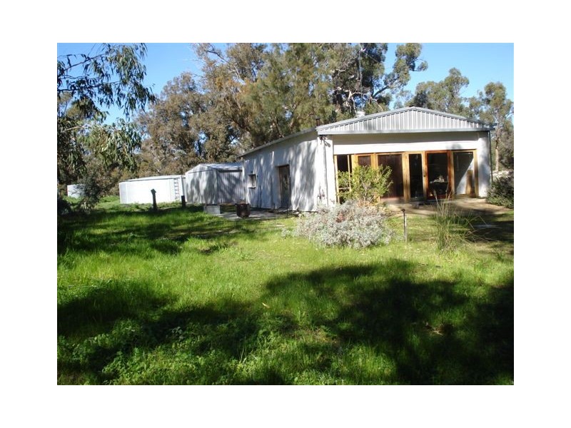 17 Dods Retreat, Lake Clifton WA 6215